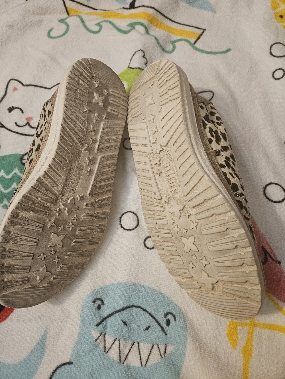 Womens Size 8 hey dudes. Leopard Print Slip-On Shoes - Beige - Picture 4 of 5
